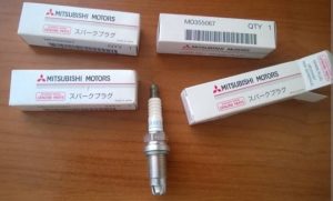 spark plugs Mitsubishi md355067 bkr6ekuc