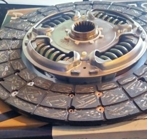 Clutch Plate Prado 2TR 1HZ Aisin DTX-137  31250-0K120 Toyota Fortuner Hiace.