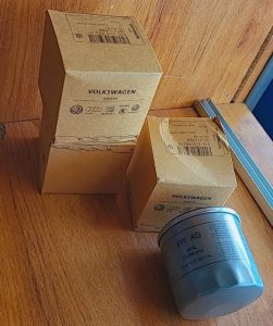 Oil filter volkswagen Tiguan passat volkswagen Golf up 04E115561