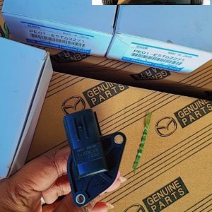 CX-5 Mazda mass airflow sensor PE01-13-215 E5T