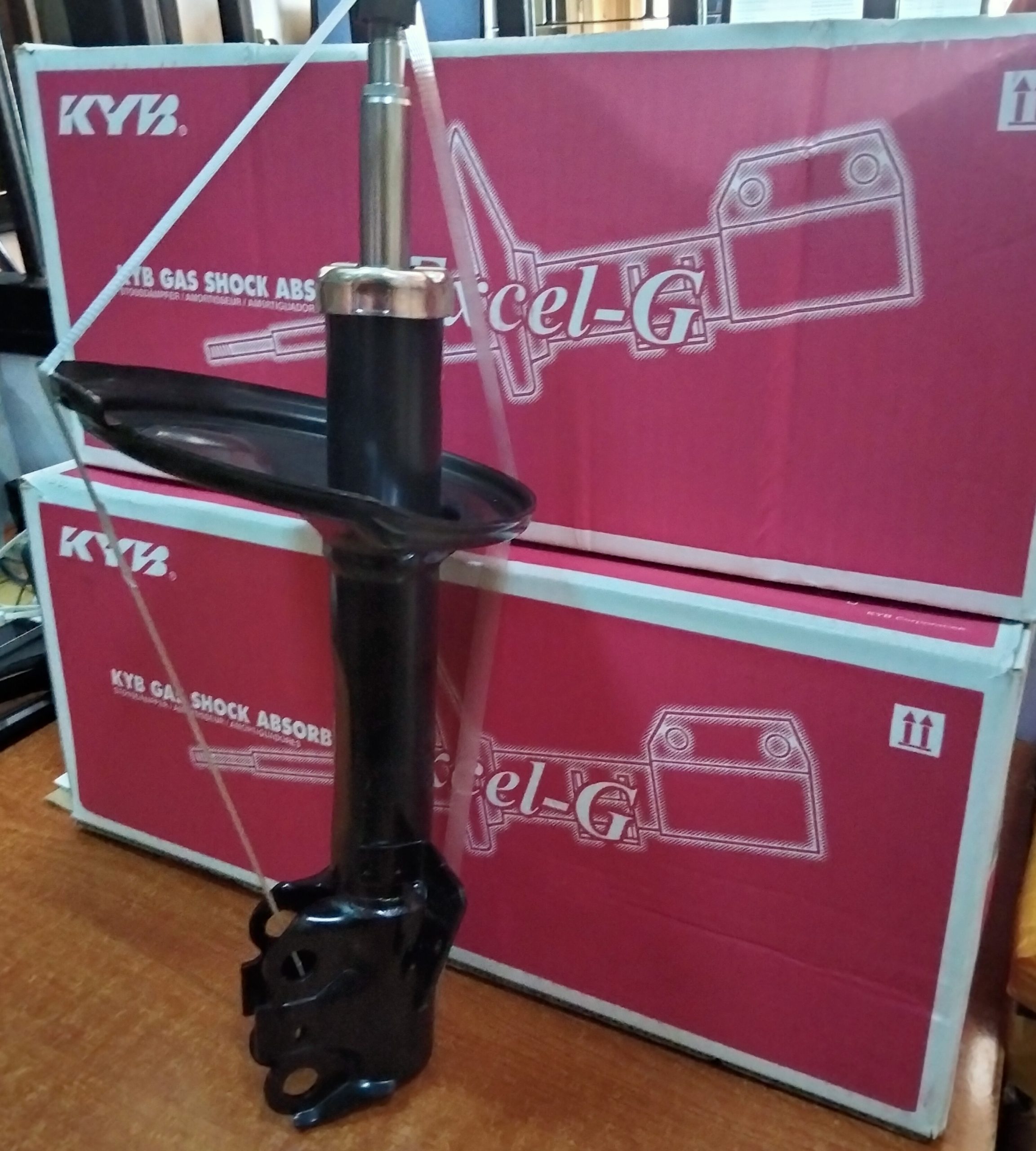 shock absorber fielder Axio Premio kyb 333456